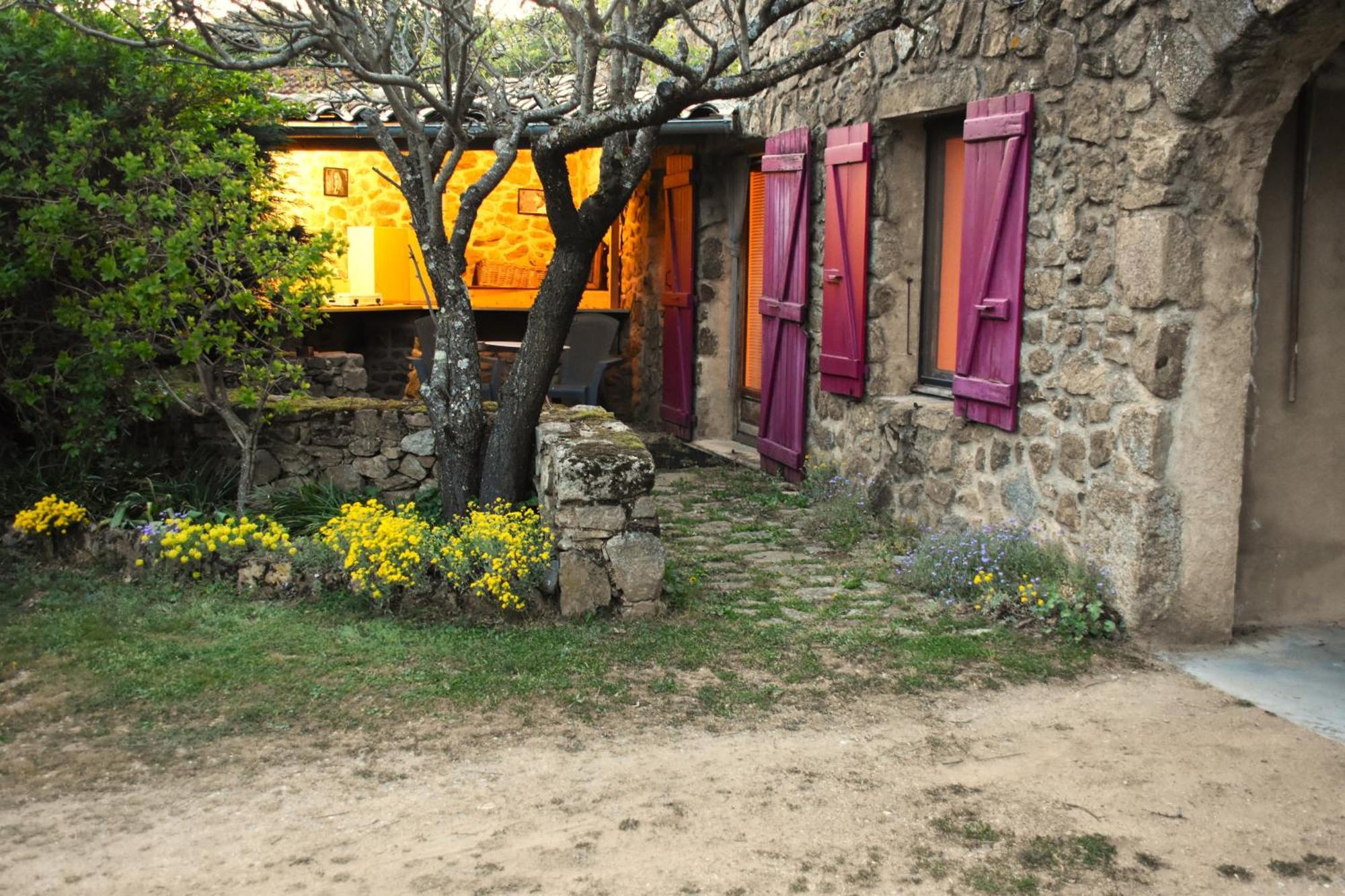 Chambre D'Hotes De Thoree Maclas Exterior photo